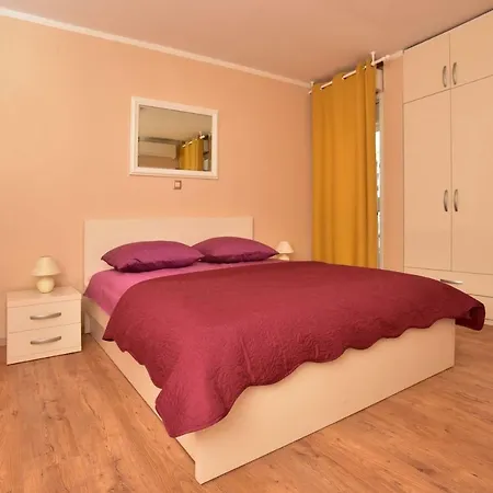 Mate Luka Appartement *