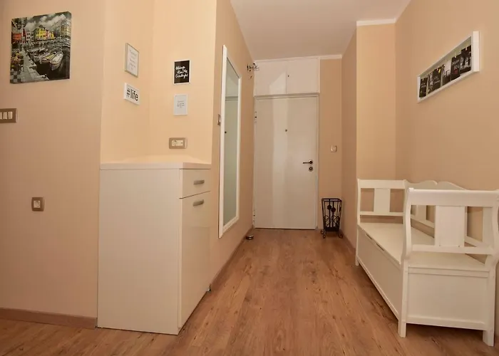 Apartment Mate Luka *